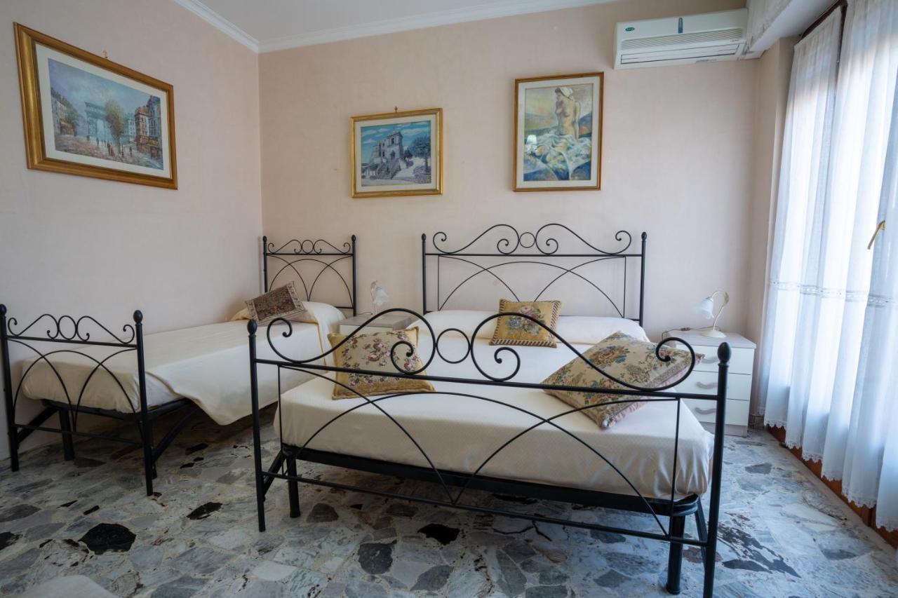 Maison Manni' B&B Soverato Marina Esterno foto